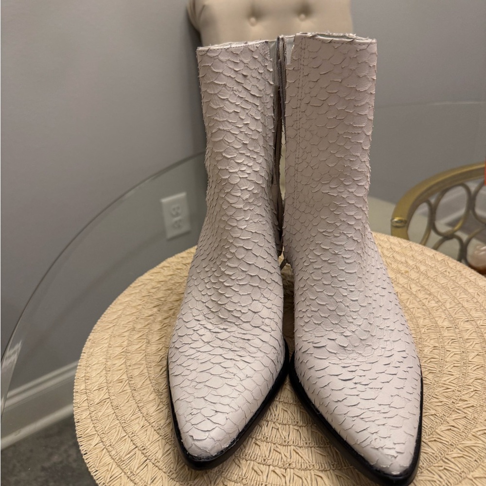 Matisse Caty Leather Bootie White